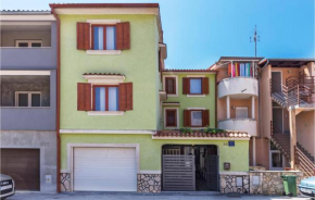 2 Bedroom Stunning Apartment In Pula